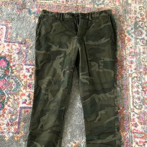 Old navy camo chino